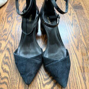 ALDO Black Suede Pointed-Toe Ankle Strap Block Heels – Size 9